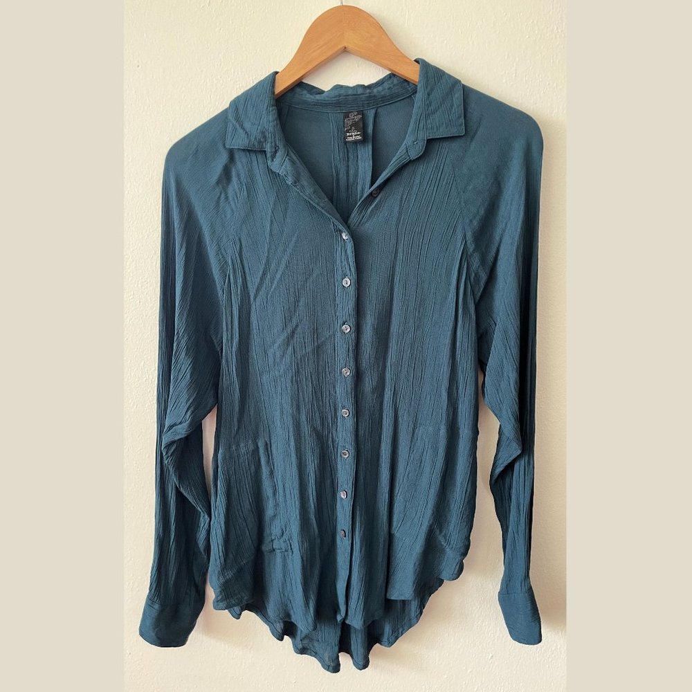 Prana Hele Mai Crinkle Gauze button down travel shirt teal